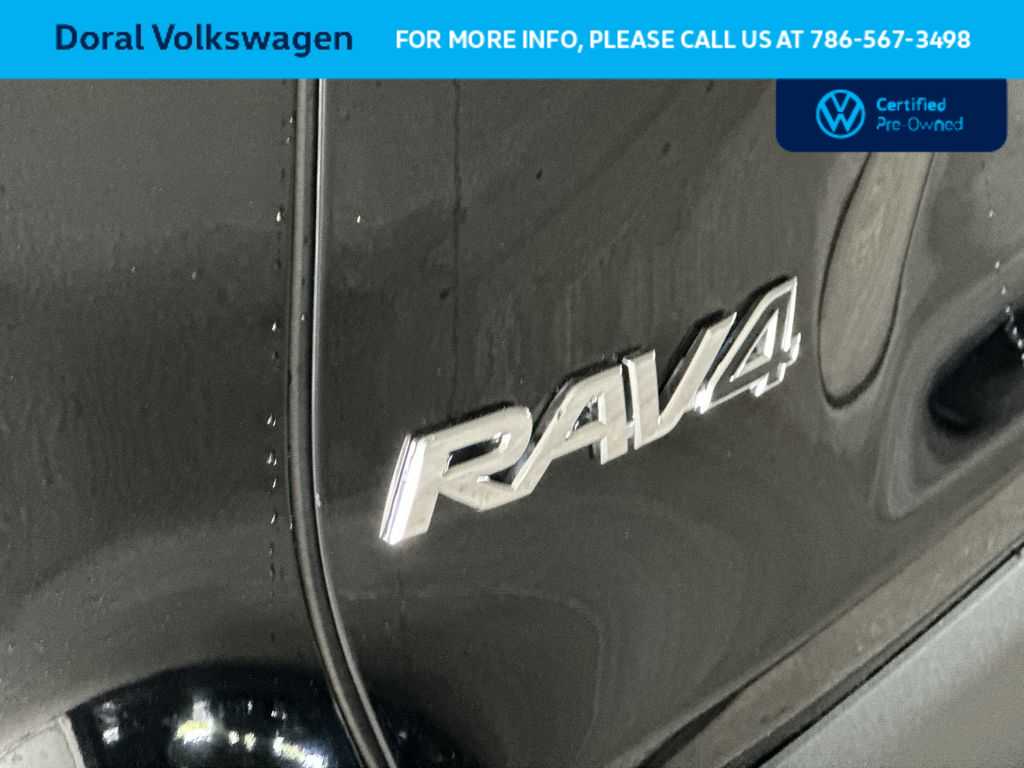 Thumbnail: 2025 Toyota RAV4 - 10