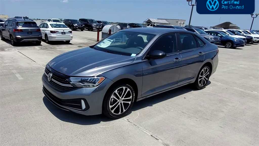 Thumbnail: 2023 Volkswagen Jetta - 4