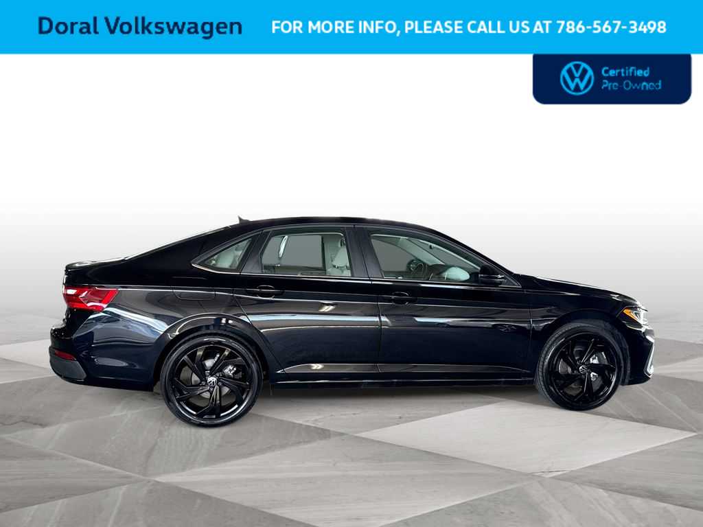 Thumbnail: 2025 Volkswagen Jetta - 9