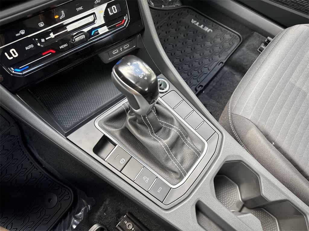 Thumbnail: 2026 Volkswagen Jetta - 21