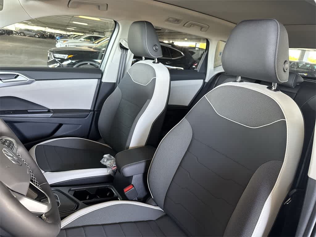 Thumbnail: 2026 Volkswagen Taos - 14