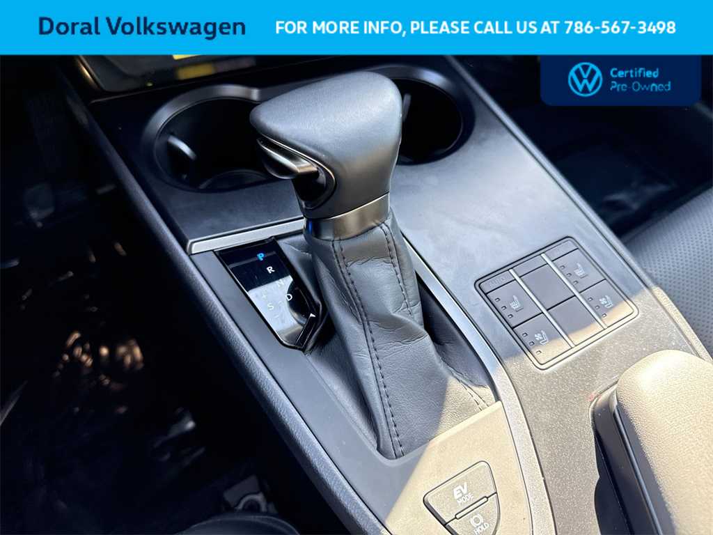 Thumbnail: 2024 Lexus UX - 21