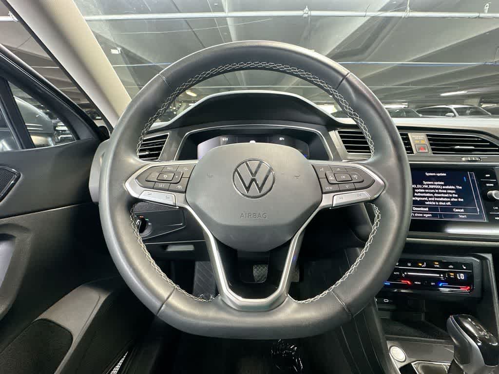 Thumbnail: 2023 Volkswagen Tiguan - 15