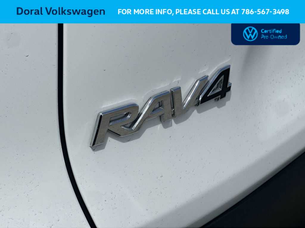 Thumbnail: 2024 Toyota RAV4 - 10