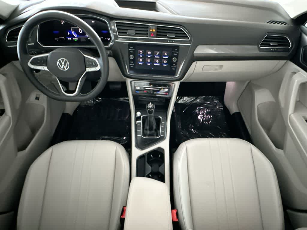 Thumbnail: 2024 Volkswagen Tiguan - 24