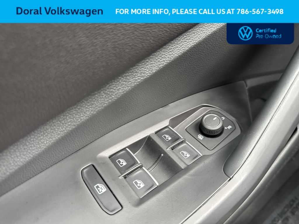 Thumbnail: 2025 Volkswagen Jetta - 17