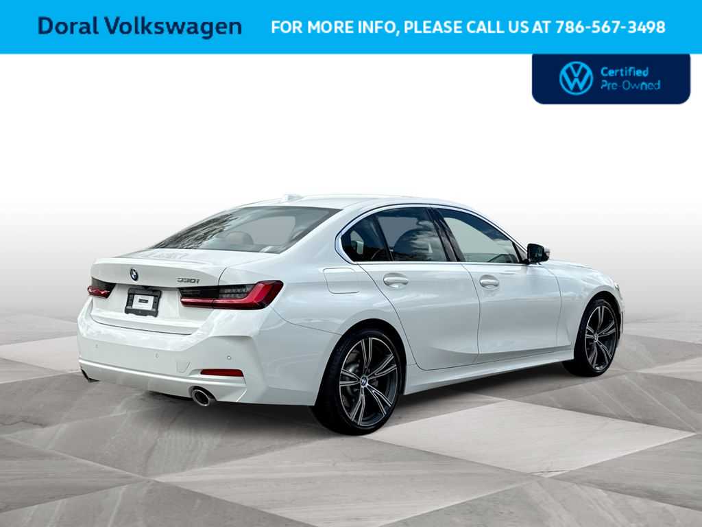 Thumbnail: 2024 BMW 3 Series - 8