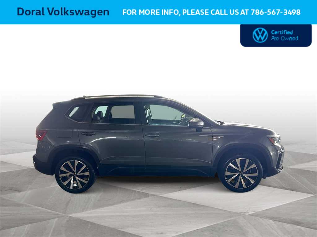 Thumbnail: 2022 Volkswagen Taos - 9