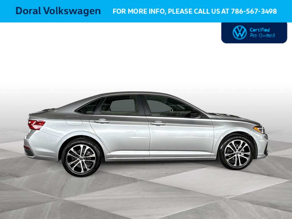 Thumbnail: 2025 Volkswagen Jetta - 9