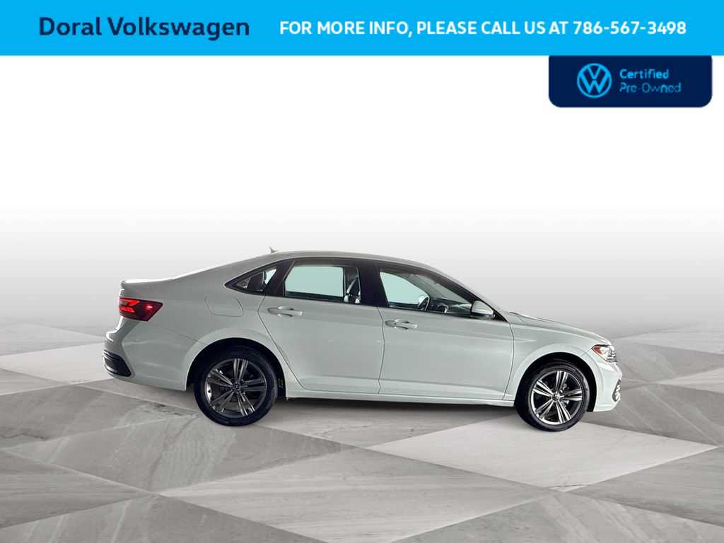 Thumbnail: 2023 Volkswagen Jetta - 9