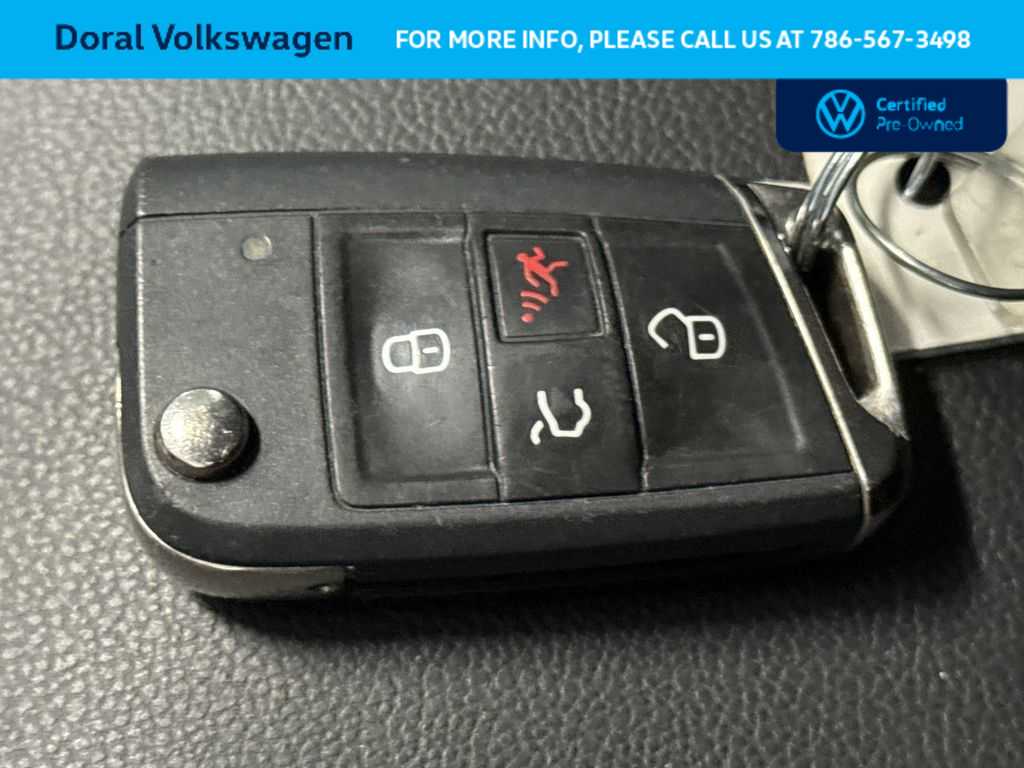 Thumbnail: 2023 Volkswagen Tiguan - 28