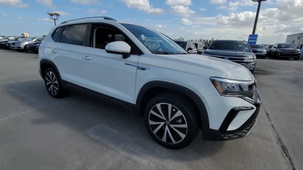 Thumbnail: 2023 Volkswagen Taos - 3