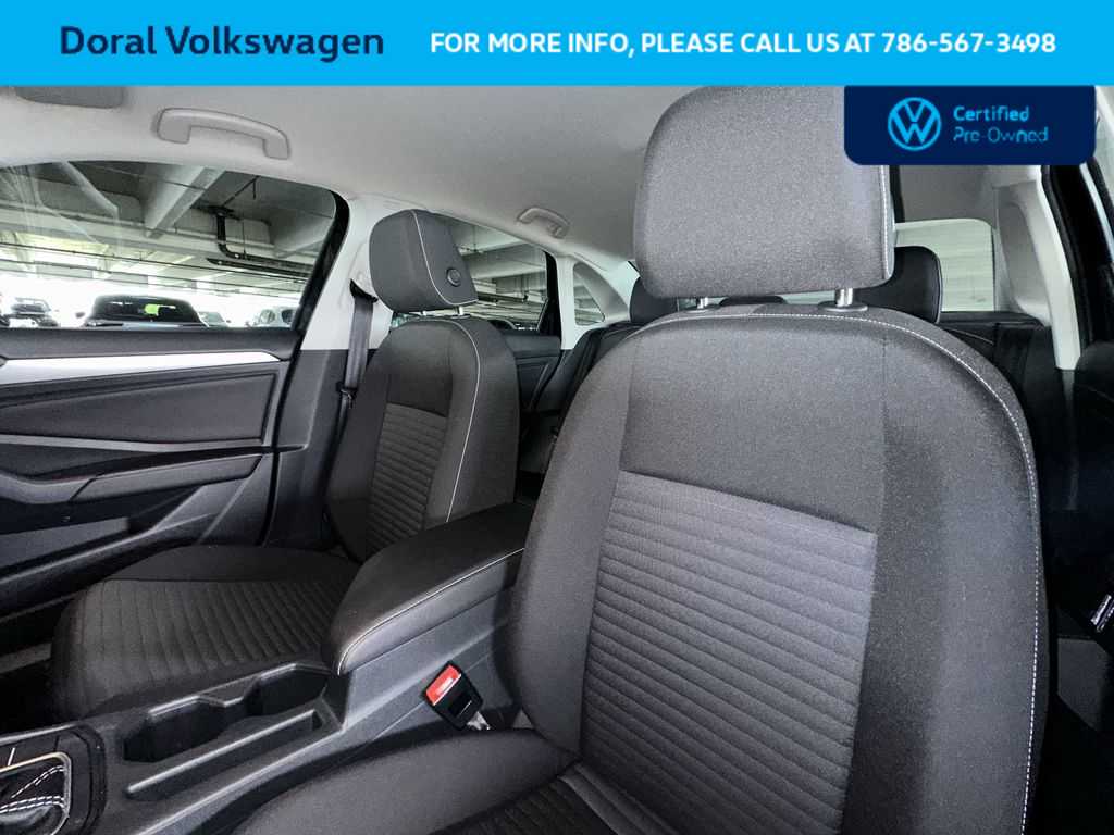Thumbnail: 2023 Volkswagen Jetta - 14