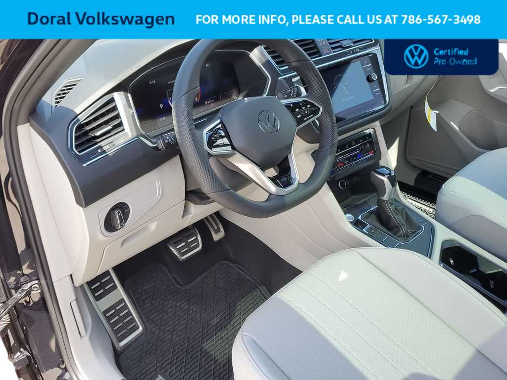 Thumbnail: 2023 Volkswagen Tiguan - 19
