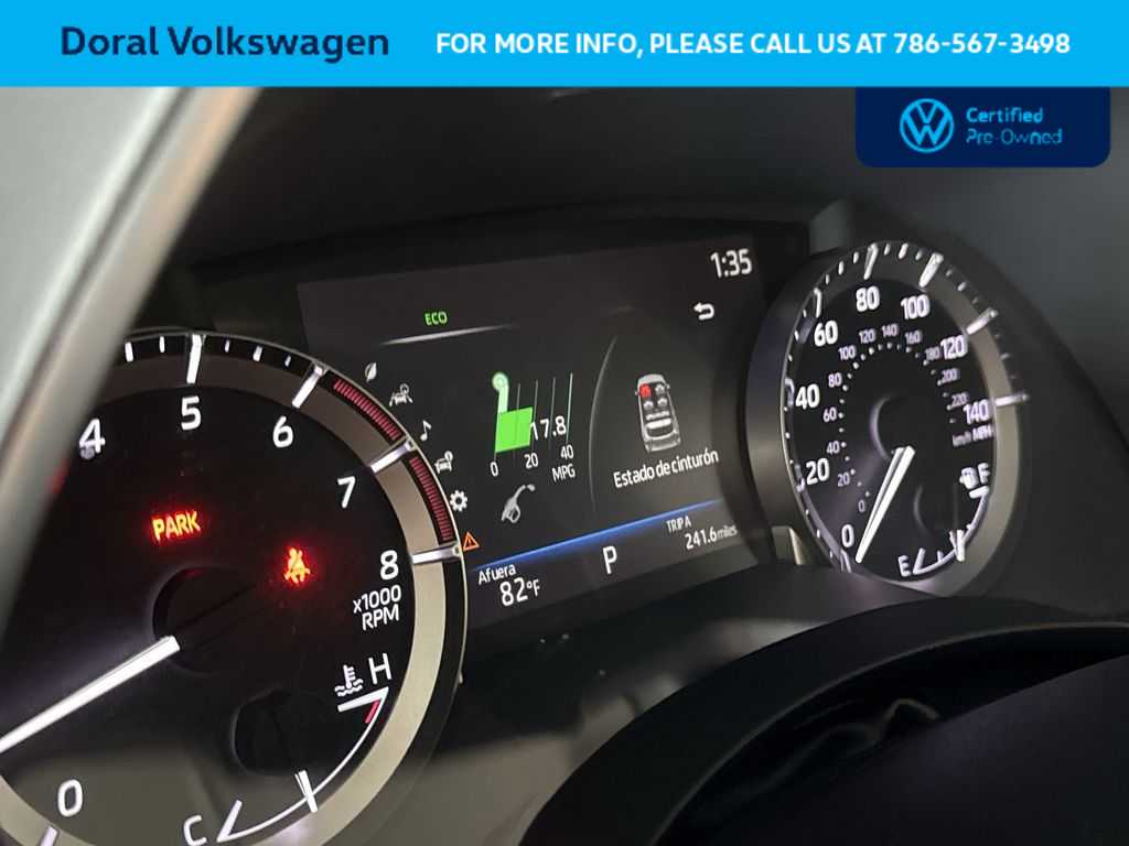 Thumbnail: 2023 Toyota Highlander - 16