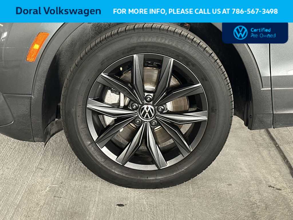 Thumbnail: 2023 Volkswagen Tiguan - 11