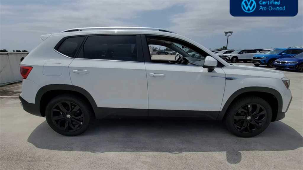 2023 Volkswagen Taos SE 2