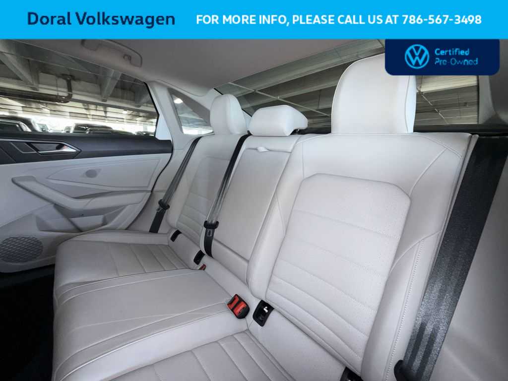 Thumbnail: 2024 Volkswagen Jetta - 22