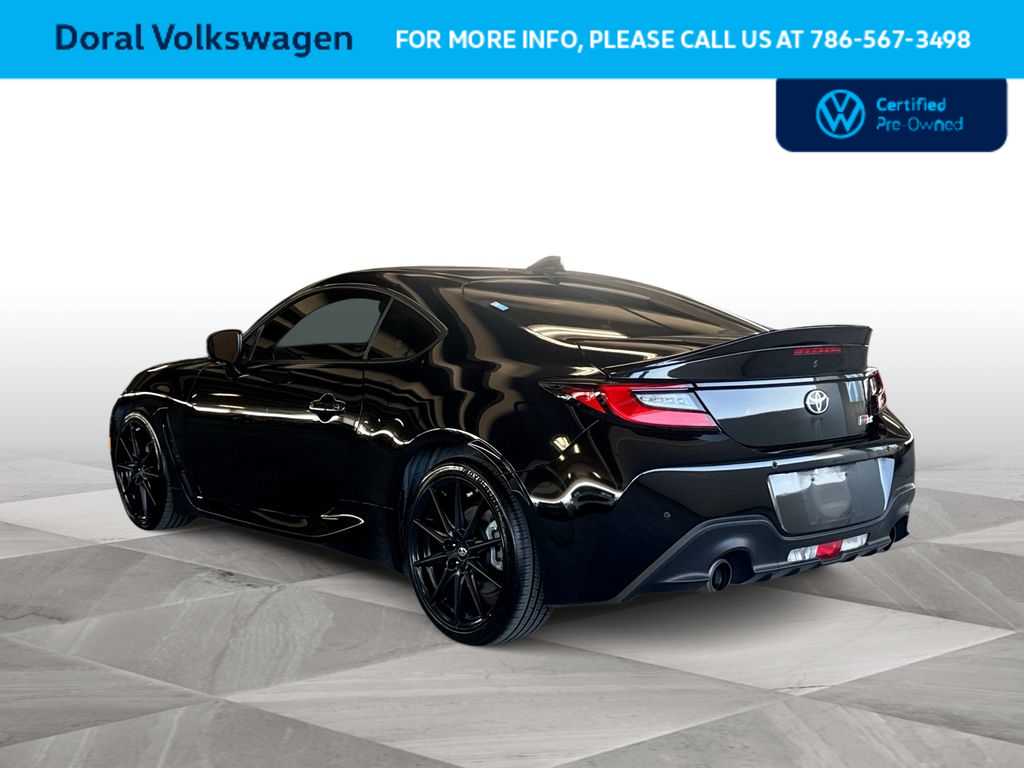 Thumbnail: 2023 Toyota GR86 - 6