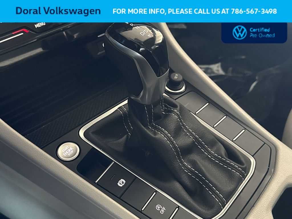 2025 Volkswagen Jetta SE - Photo 21