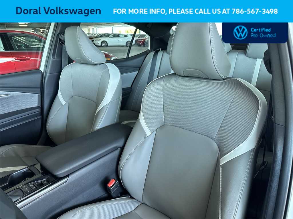 2025 Toyota Camry SE 14