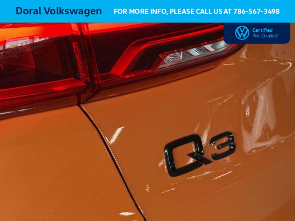 Thumbnail: 2024 Audi Q3 - 10
