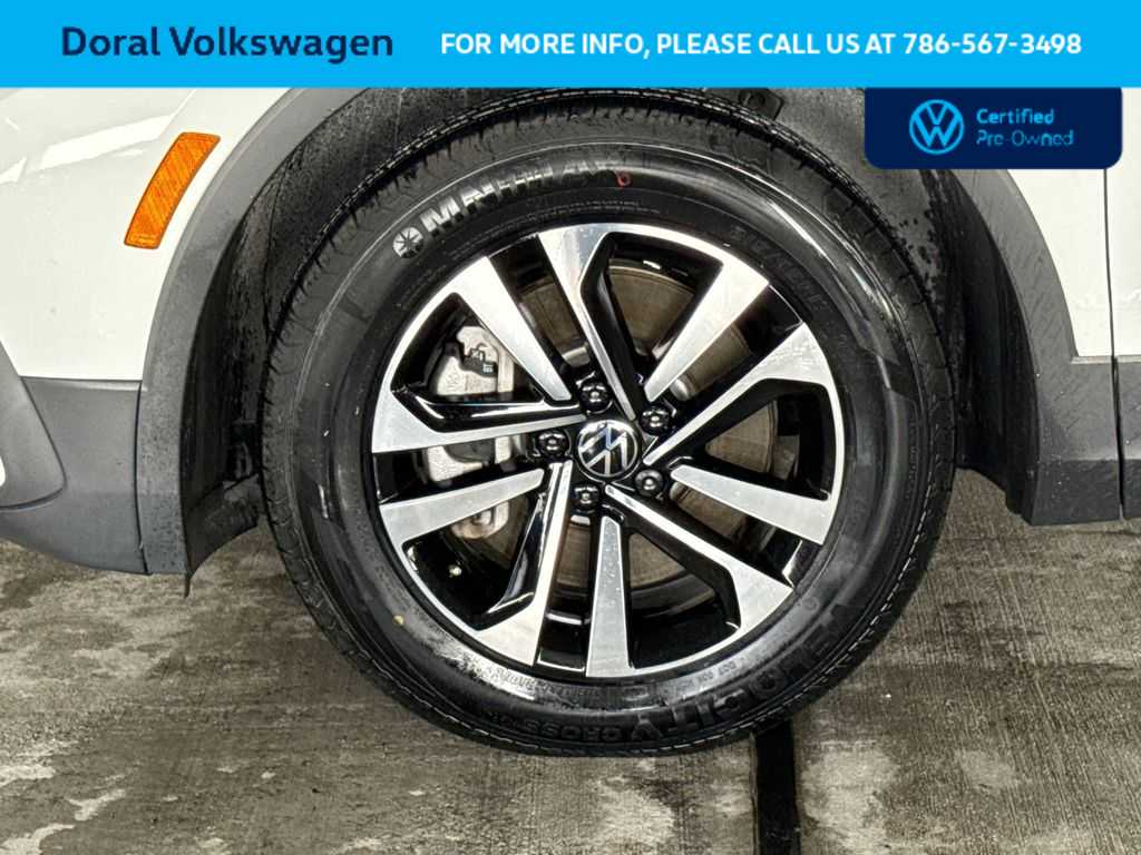 Thumbnail: 2023 Volkswagen Tiguan - 11