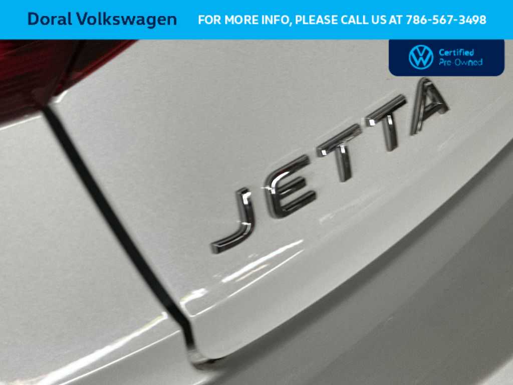 Thumbnail: 2024 Volkswagen Jetta - 10