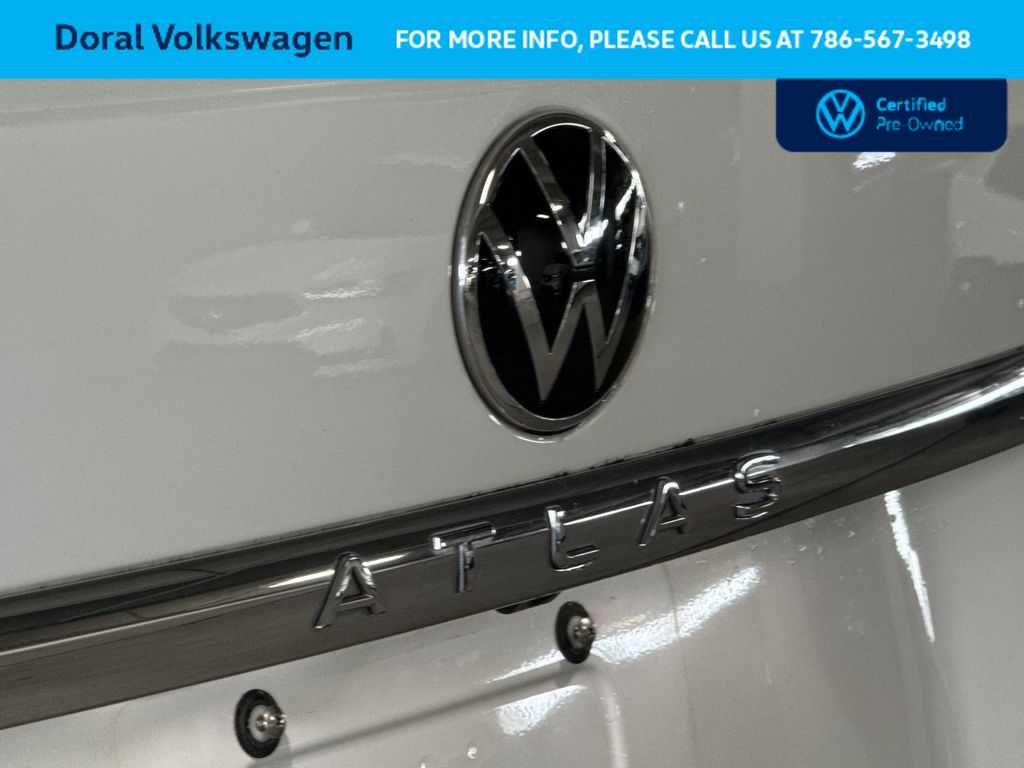 Thumbnail: 2023 Volkswagen Atlas - 10