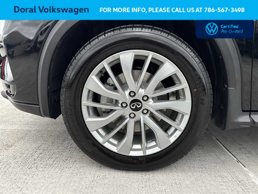 Thumbnail: 2023 INFINITI QX50 - 10