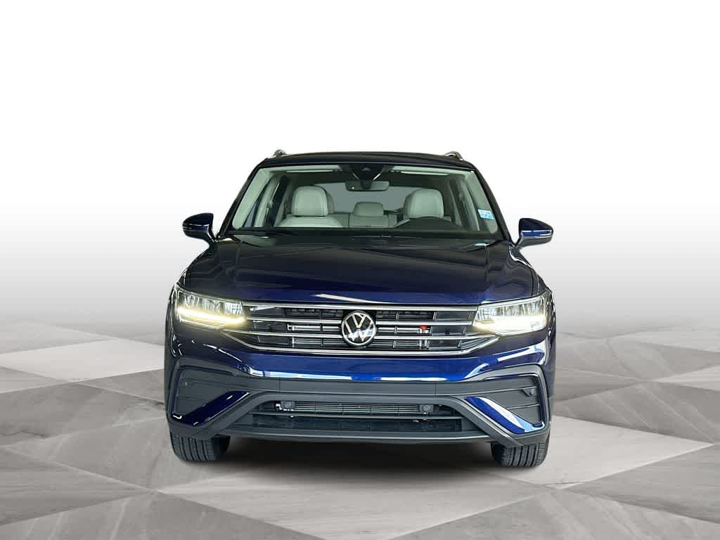 Thumbnail: 2024 Volkswagen Tiguan - 3