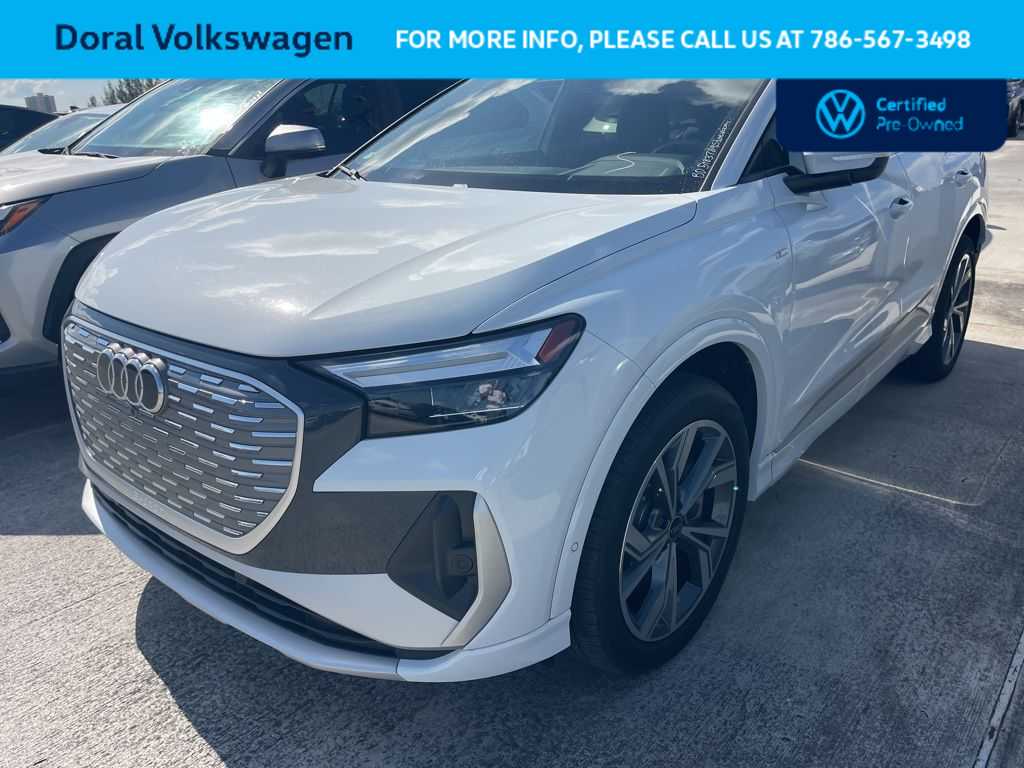 Thumbnail: 2023 Audi Q4 e-tron - 1