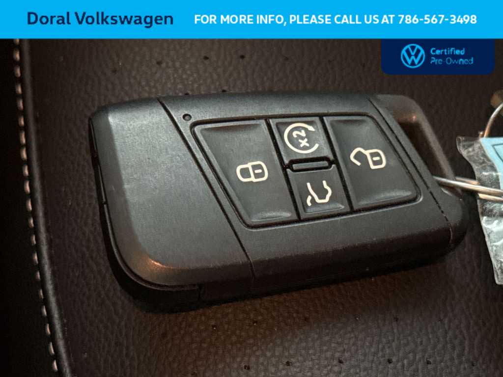 Thumbnail: 2023 Volkswagen Jetta - 28