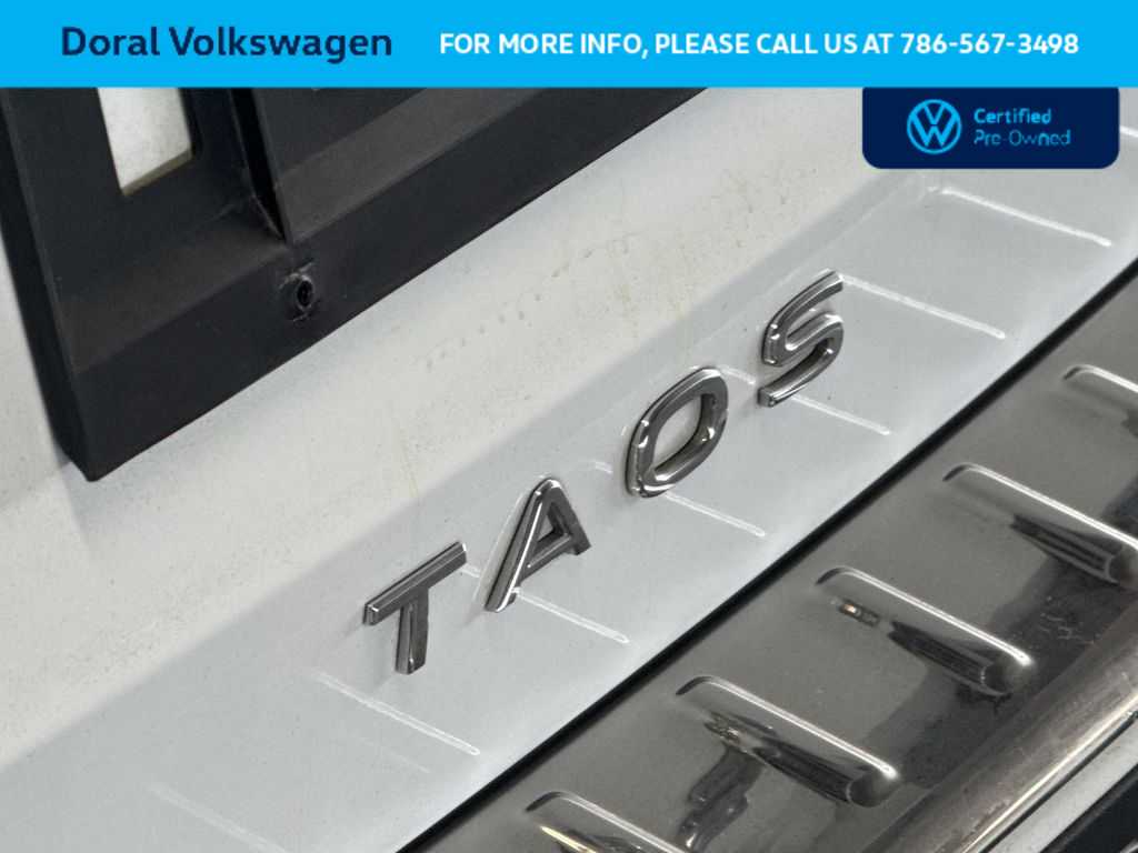 Thumbnail: 2022 Volkswagen Taos - 10