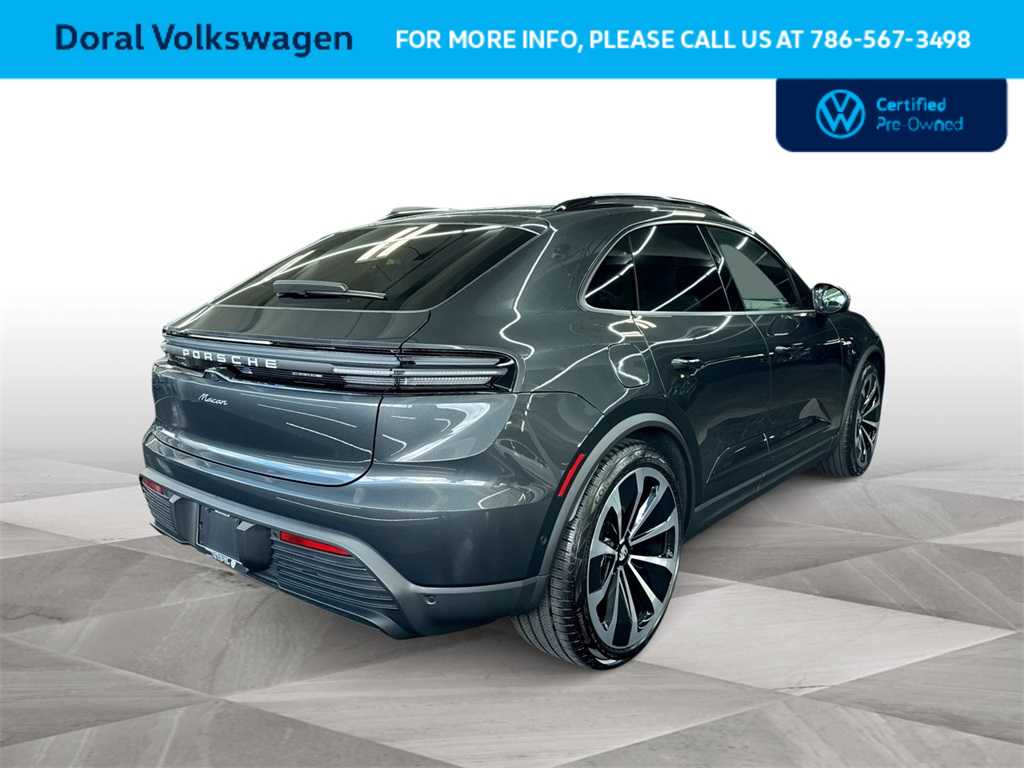 Thumbnail: 2025 Porsche Macan - 8