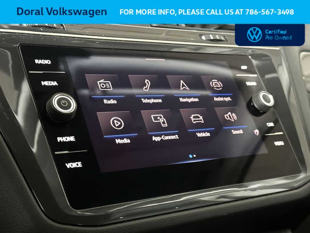 Thumbnail: 2023 Volkswagen Tiguan - 18