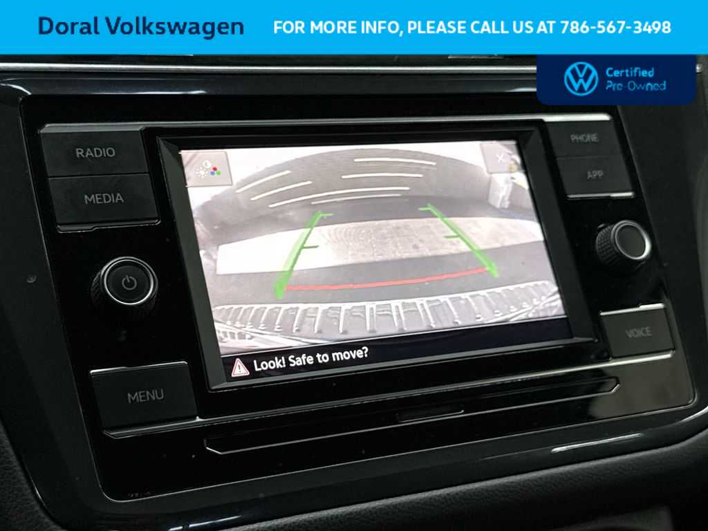 Thumbnail: 2023 Volkswagen Tiguan - 19