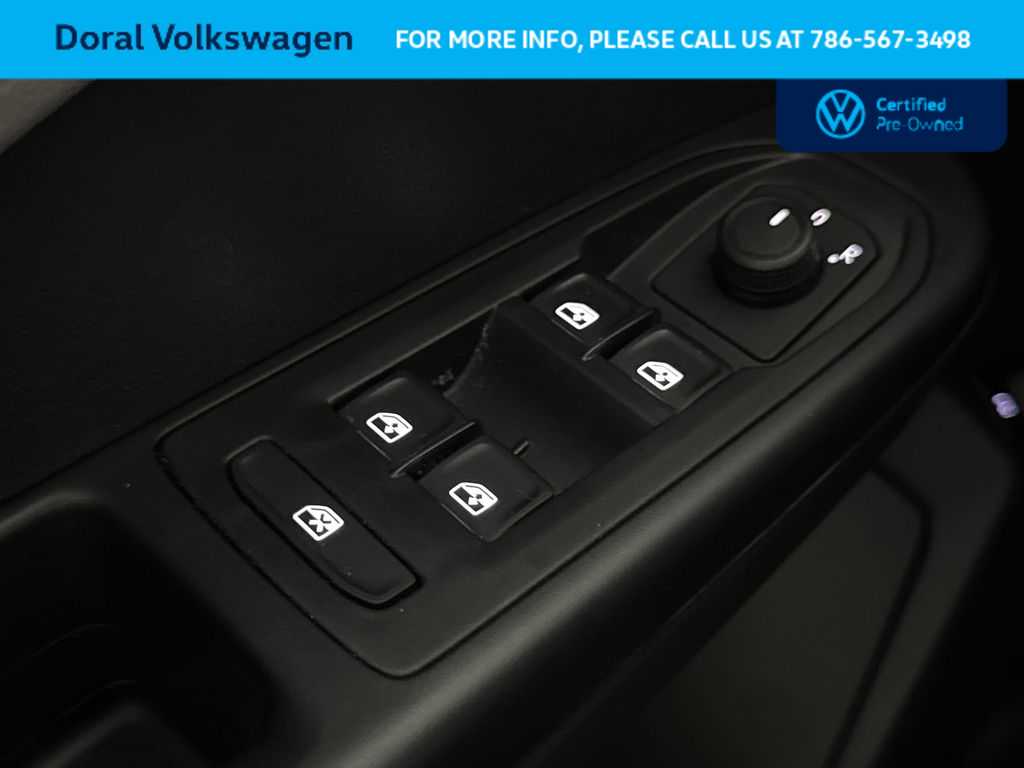 Thumbnail: 2023 Volkswagen Taos - 17