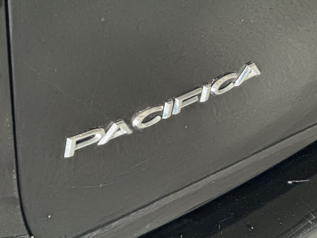 Thumbnail: 2023 Chrysler Pacifica - 10