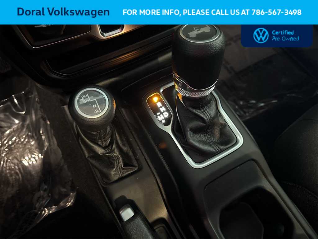 Thumbnail: 2022 Jeep Wrangler - 21