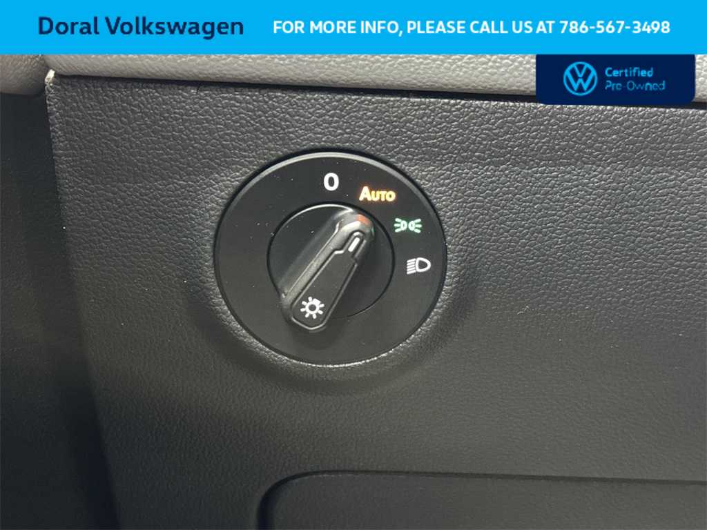 Thumbnail: 2022 Volkswagen Taos - 17