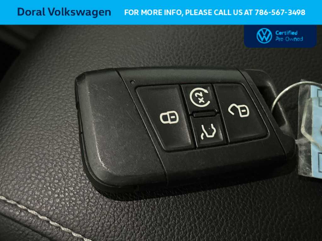 Thumbnail: 2022 Volkswagen Tiguan - 28