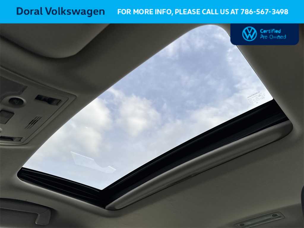 Thumbnail: 2016 Lexus IS - 17