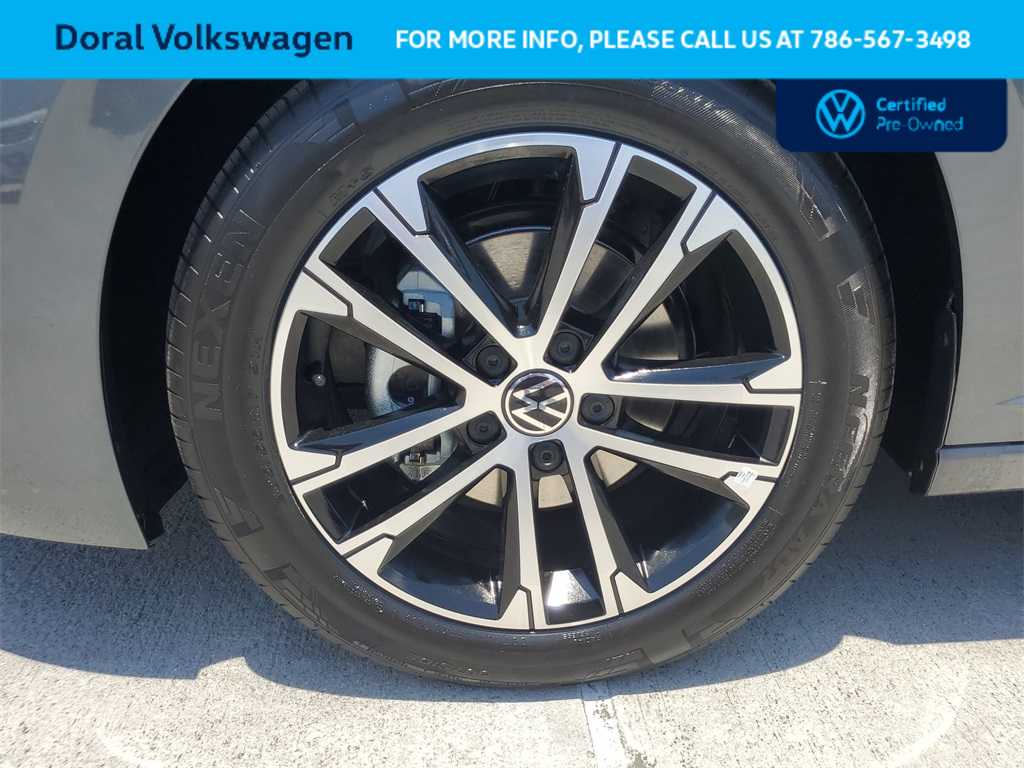 Thumbnail: 2023 Volkswagen Jetta - 17