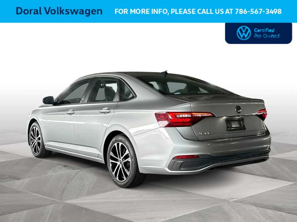 Thumbnail: 2023 Volkswagen Jetta - 5