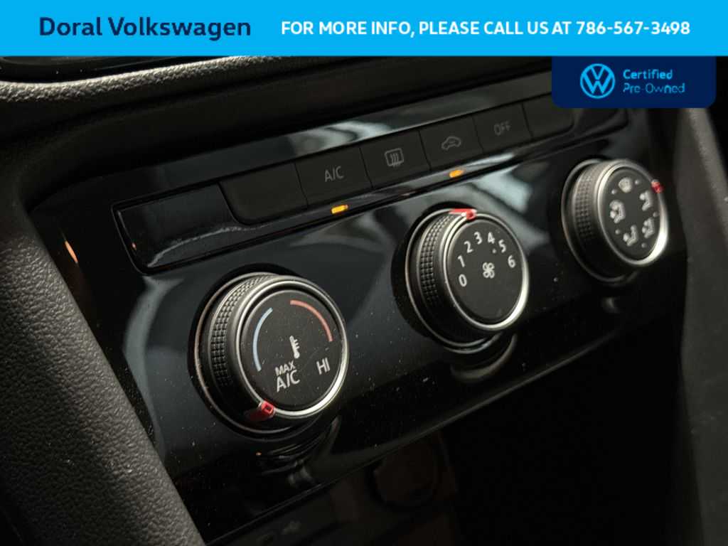 Thumbnail: 2023 Volkswagen Taos - 20