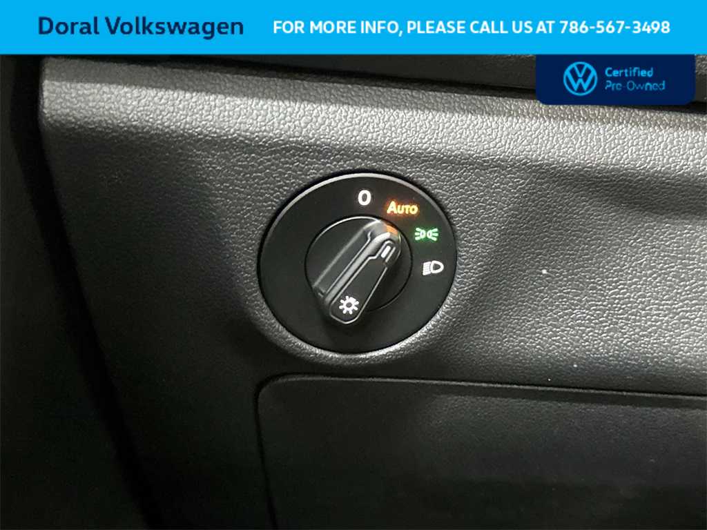 Thumbnail: 2019 Volkswagen Jetta - 17