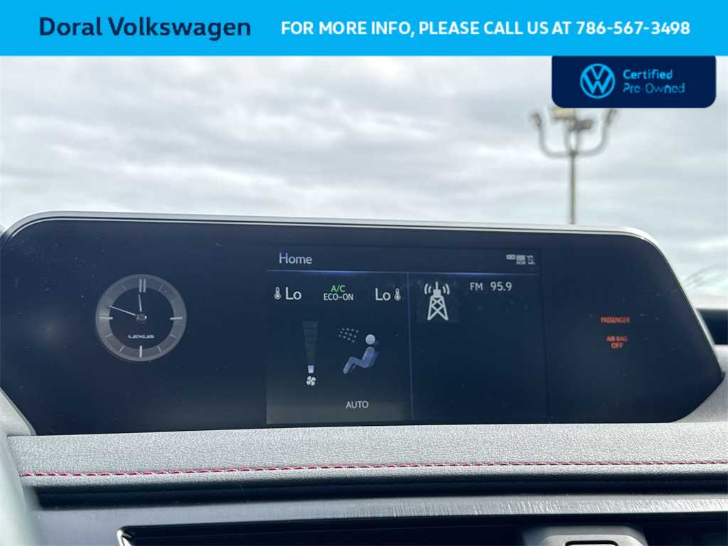 Thumbnail: 2022 Lexus UX - 18