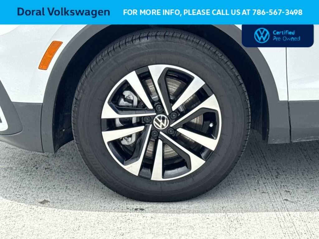 Thumbnail: 2024 Volkswagen Tiguan - 11