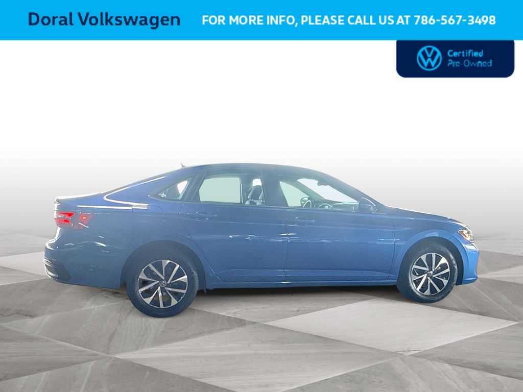 Thumbnail: 2024 Volkswagen Jetta - 9
